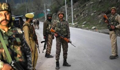 Pakistan’da askeri araca bombalı saldırı! Hindistan’ı sorumlu tuttular